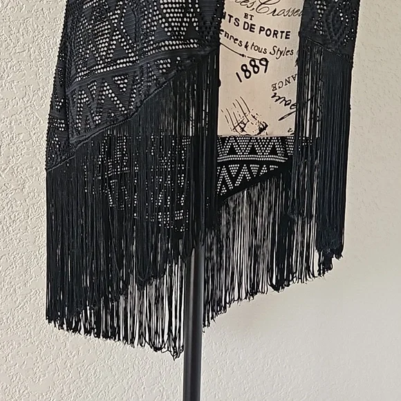 Eyeshadow - Boho sleeveless fringe vest - Picture 5 of 6